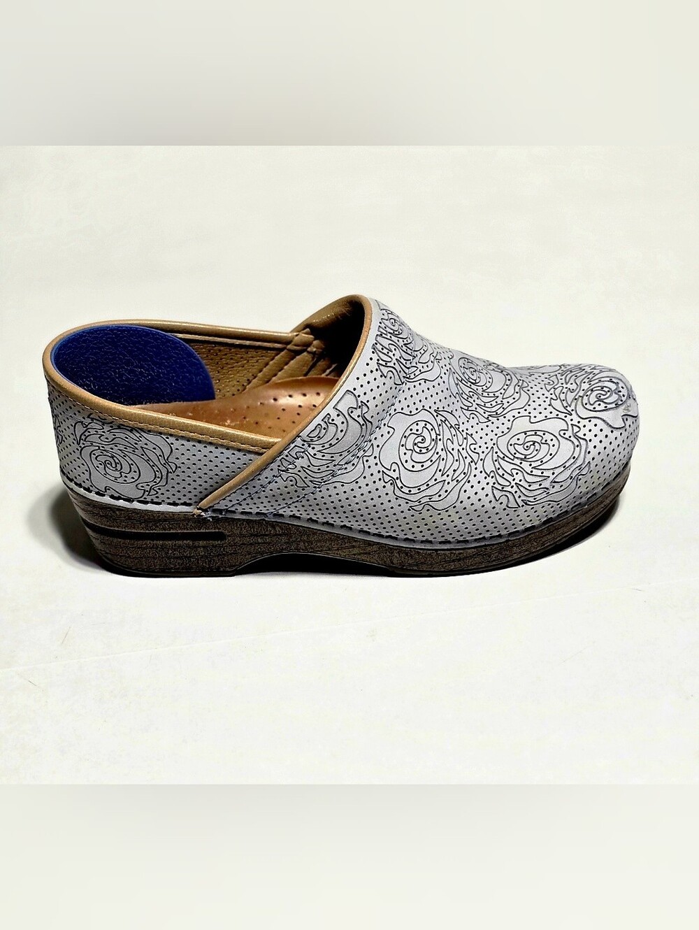 Dansko 39 Suede Floral Slip-On Clog with Tan Trim In EXCELLENT CONDITION